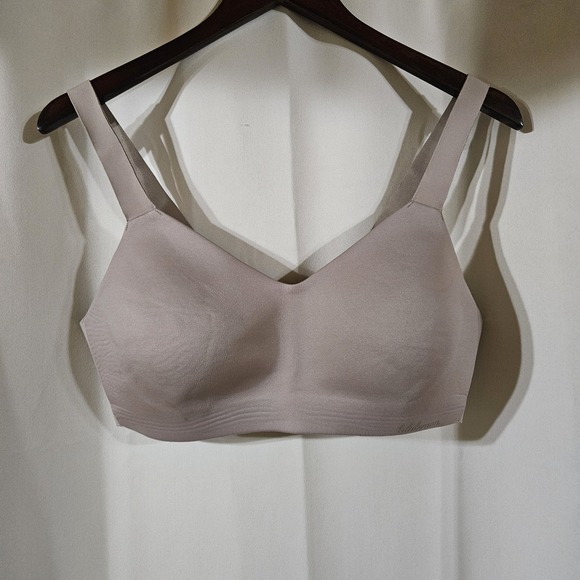 lululemon athletica Other - Lululemon Athletica Hold True Bra Soft Sand Size 38D Wireless Molded Cups